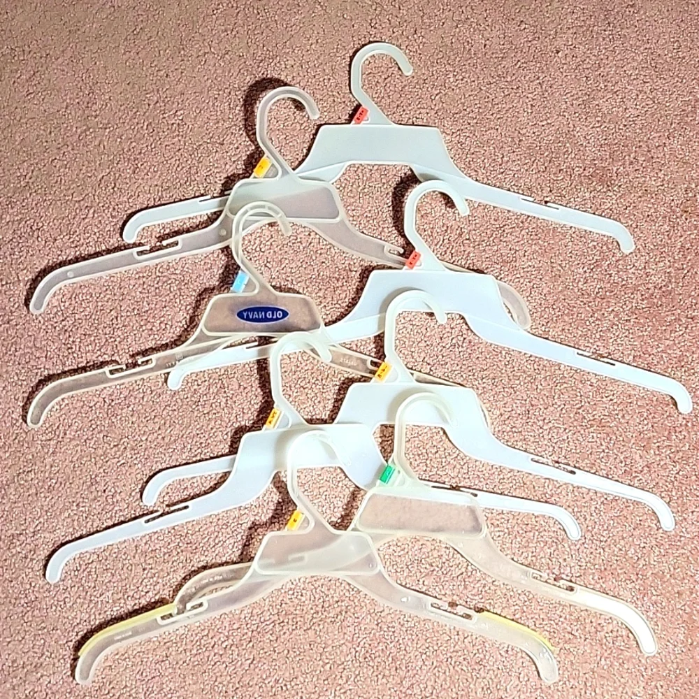 🔥10/$15 8 Hangers